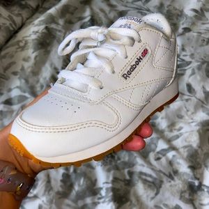 White Reebok sneakers, like new! Size 10 toddler